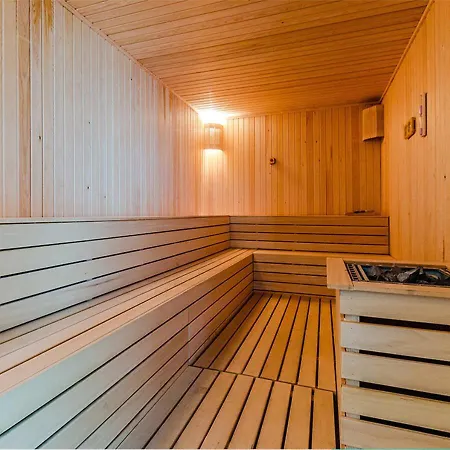 Oak Sky & Fitness Apartment *