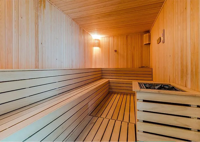 Oak Sky & Fitness Apartment *